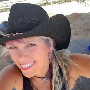 Meet your Posher, Tina